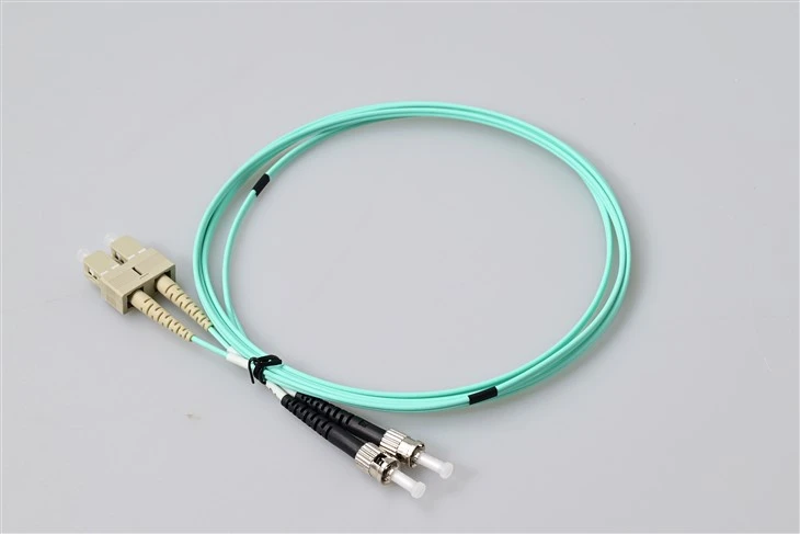 Fiberoptisk patchledning SC TIL ST Duplex OM3