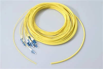 SC/UPC 12-kernet fiberoptisk pigtail, 9/125 SM 0,9 mm PVC/LSZH